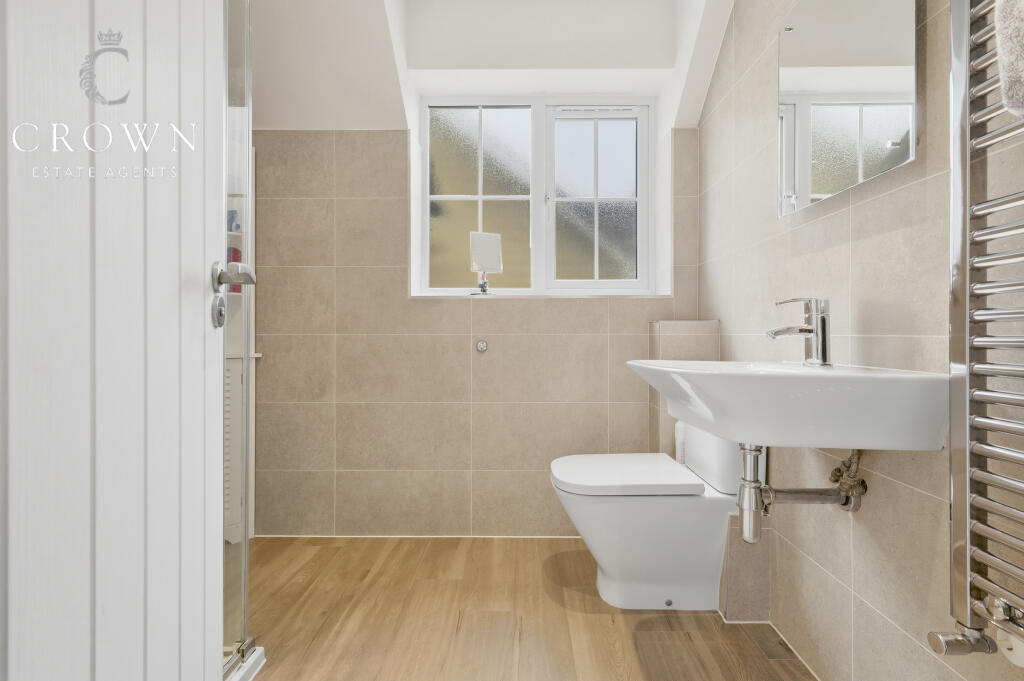 Master Bedroom En-Suite