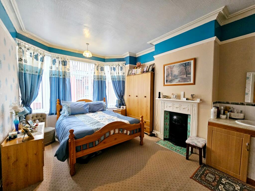 0ebce9a4-f0a3-48c3-8f6a-2e8a90b69350