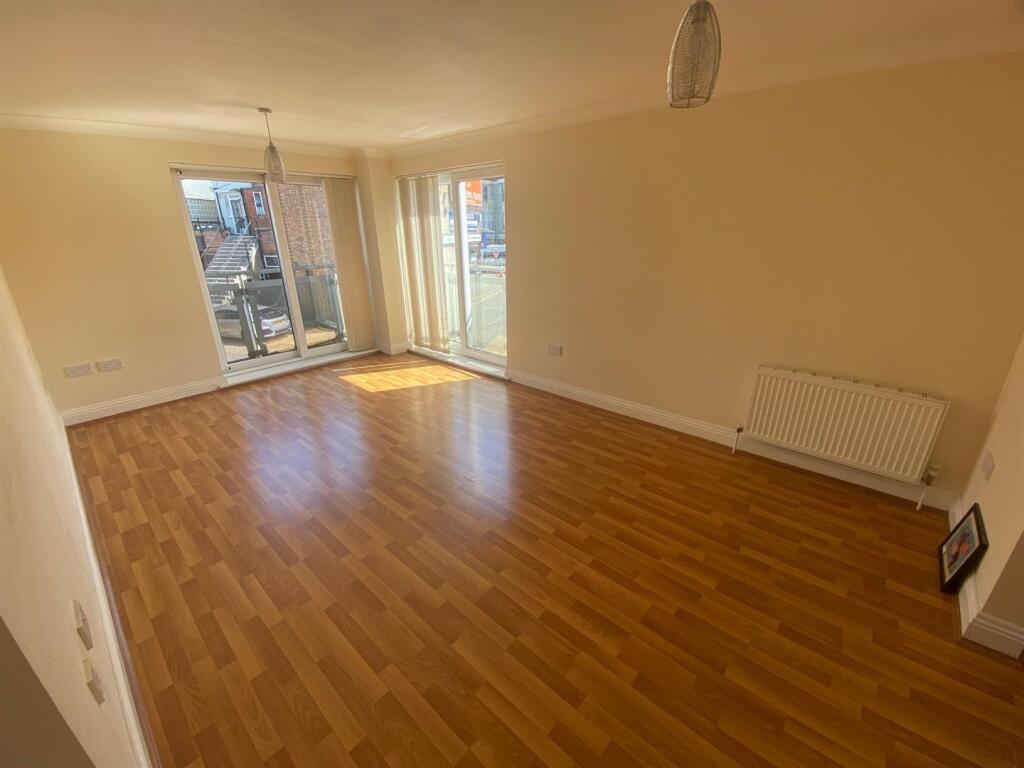 lounge 2.jpg