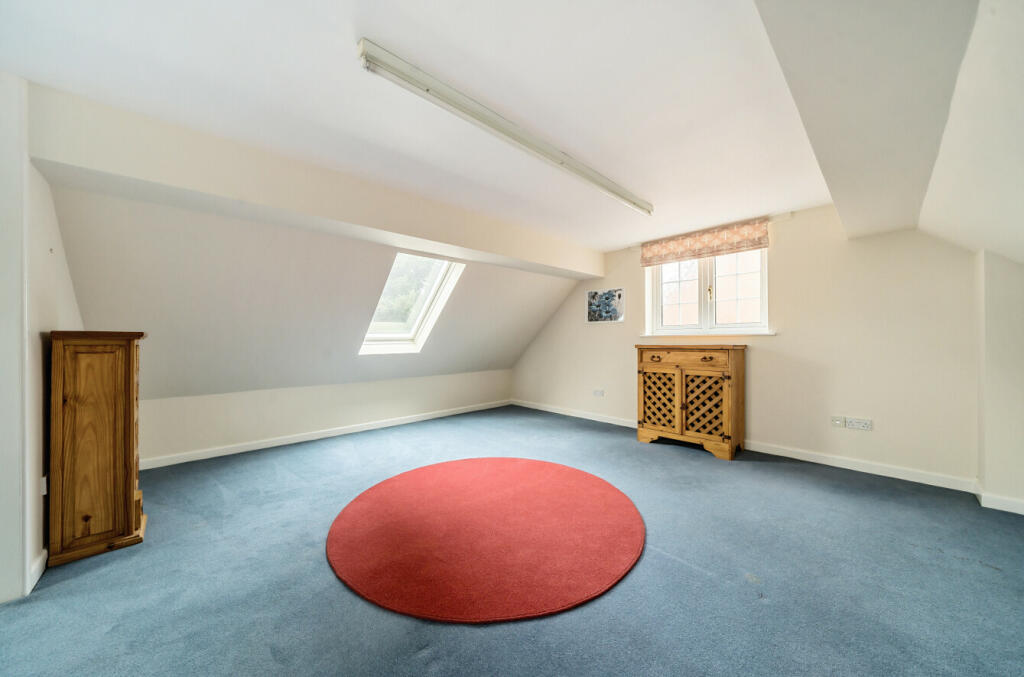BEDROOM 4