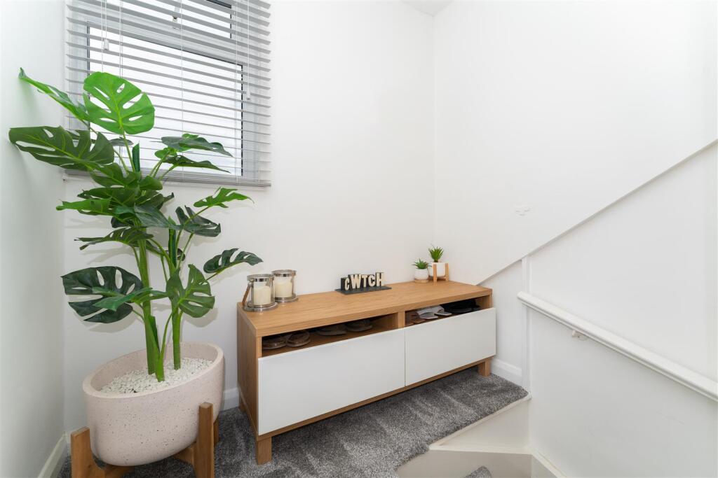 66a Drayton decor.jpg