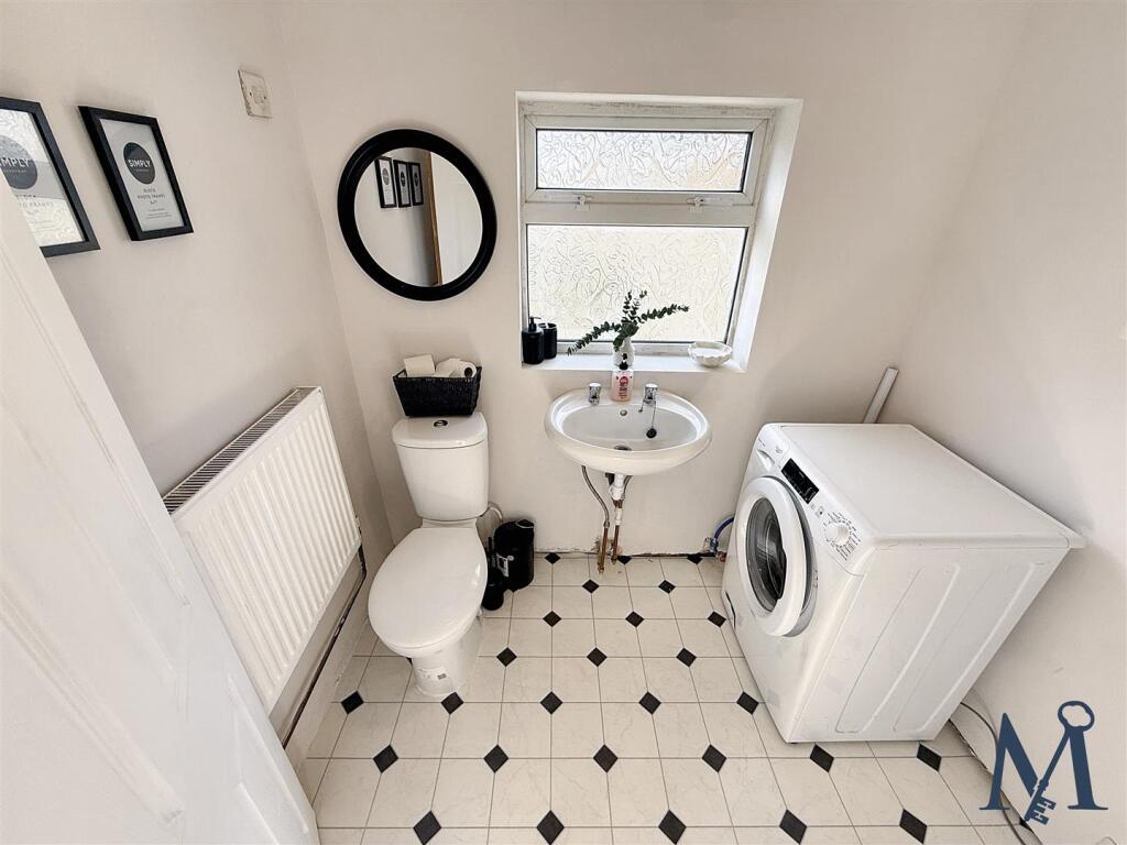 Ground Floor WC / Utility