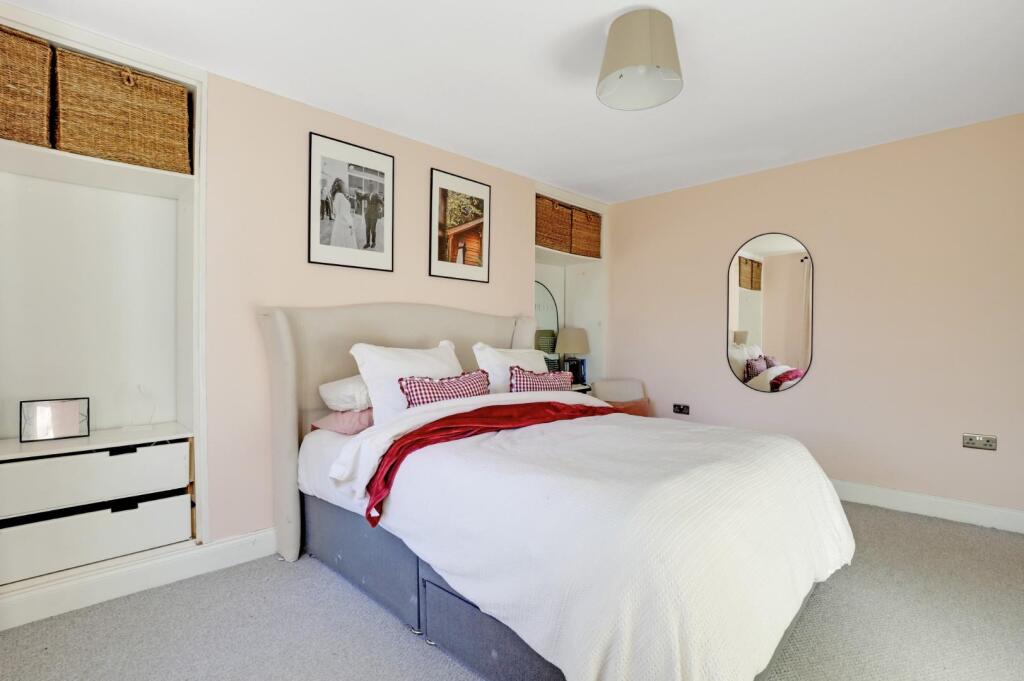 05-3bb6JHPropWpen - Flat 4 Malcolm Close - 16.jpg