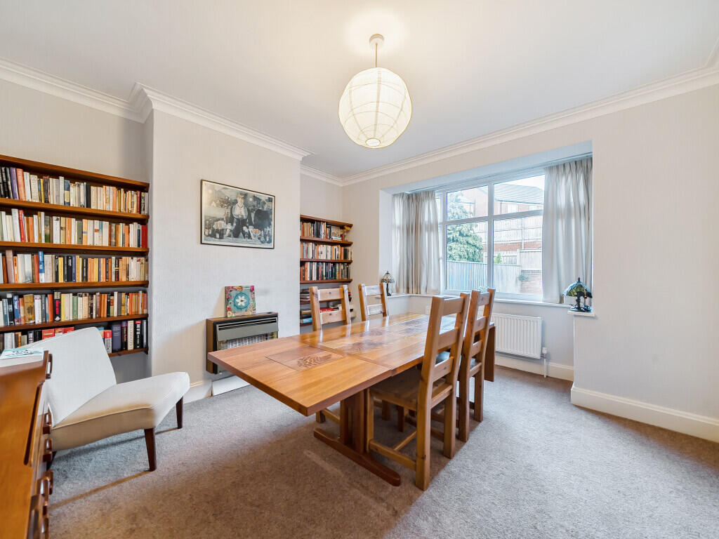 1384659-8-6930595...