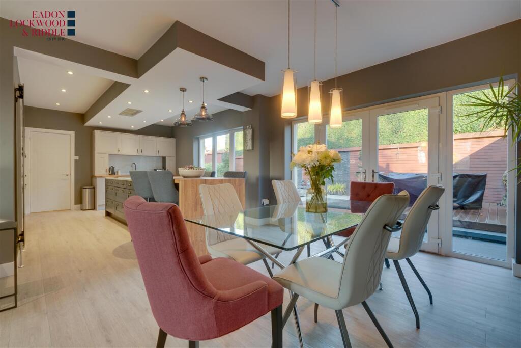 Sitting / Dining Room