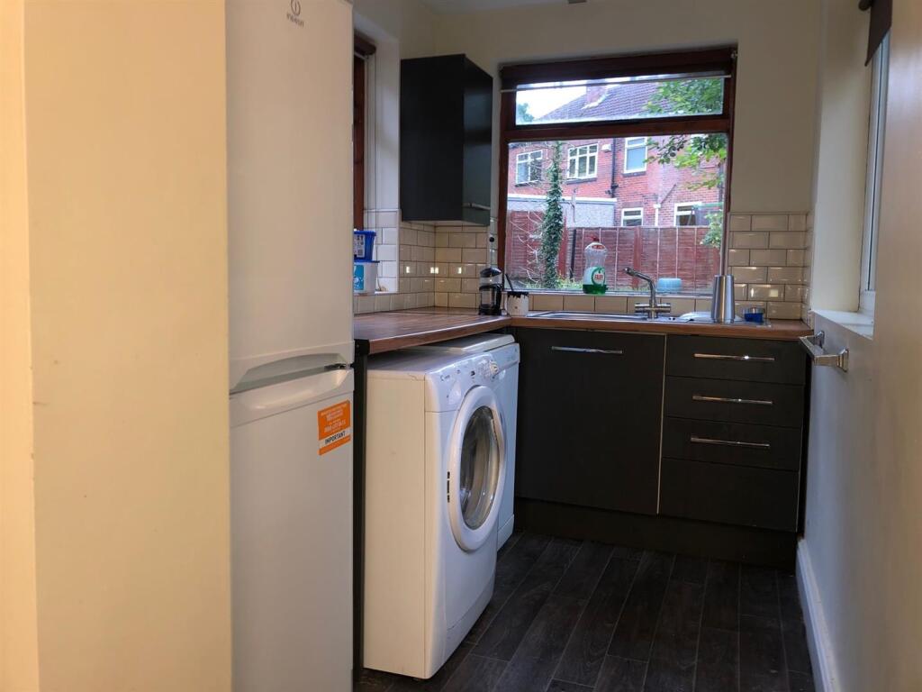 Kitchen D.jpg