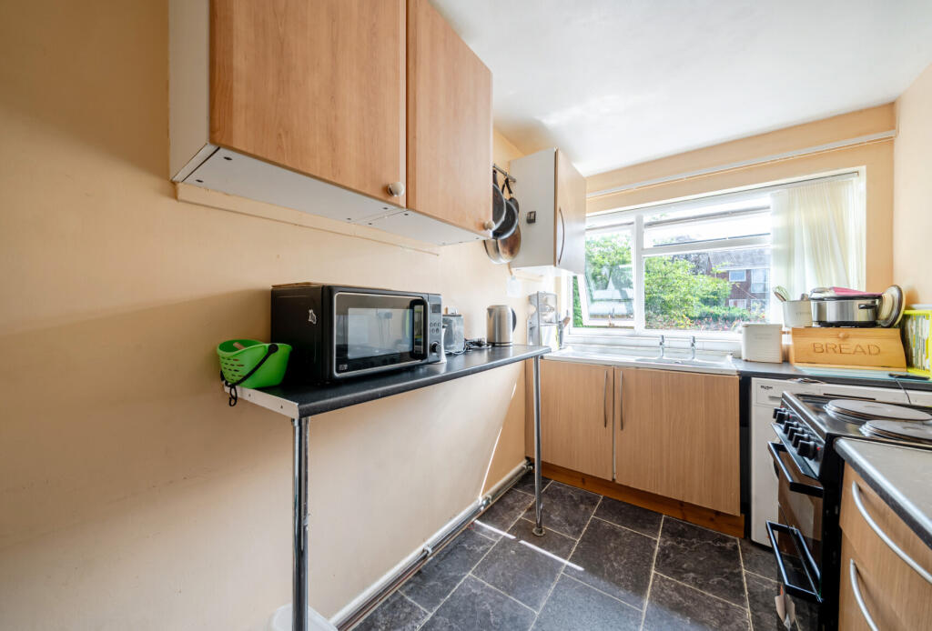 1335370-10-689b24...