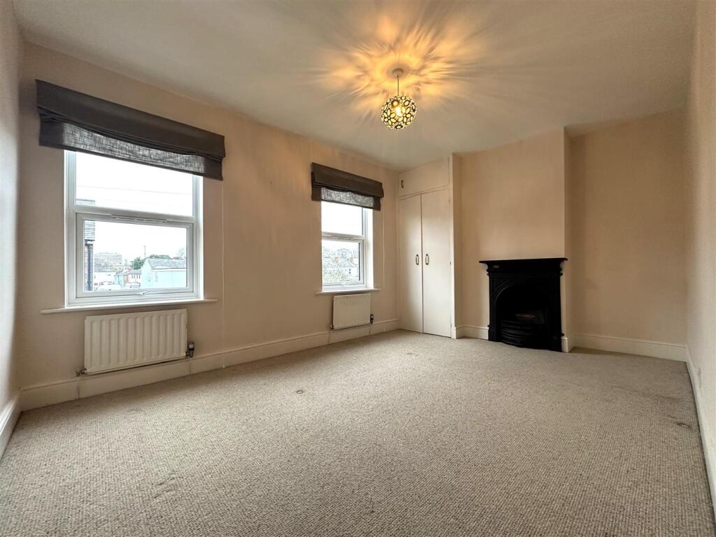 Master Bedroom.jpg