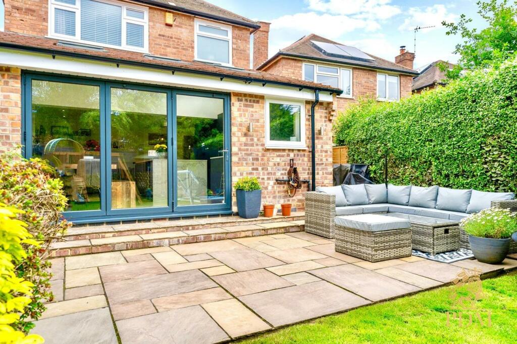 33 Russell Crescent Wollaton Nottingham NG8 2BQ