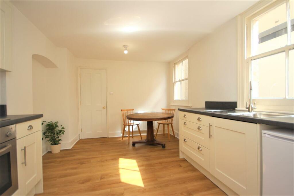 Kitchen Diner (3).JPG