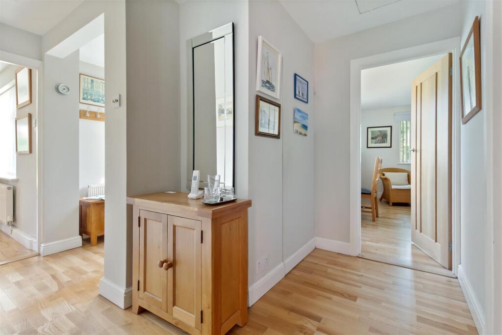 11 windermere crescent-009.jpg