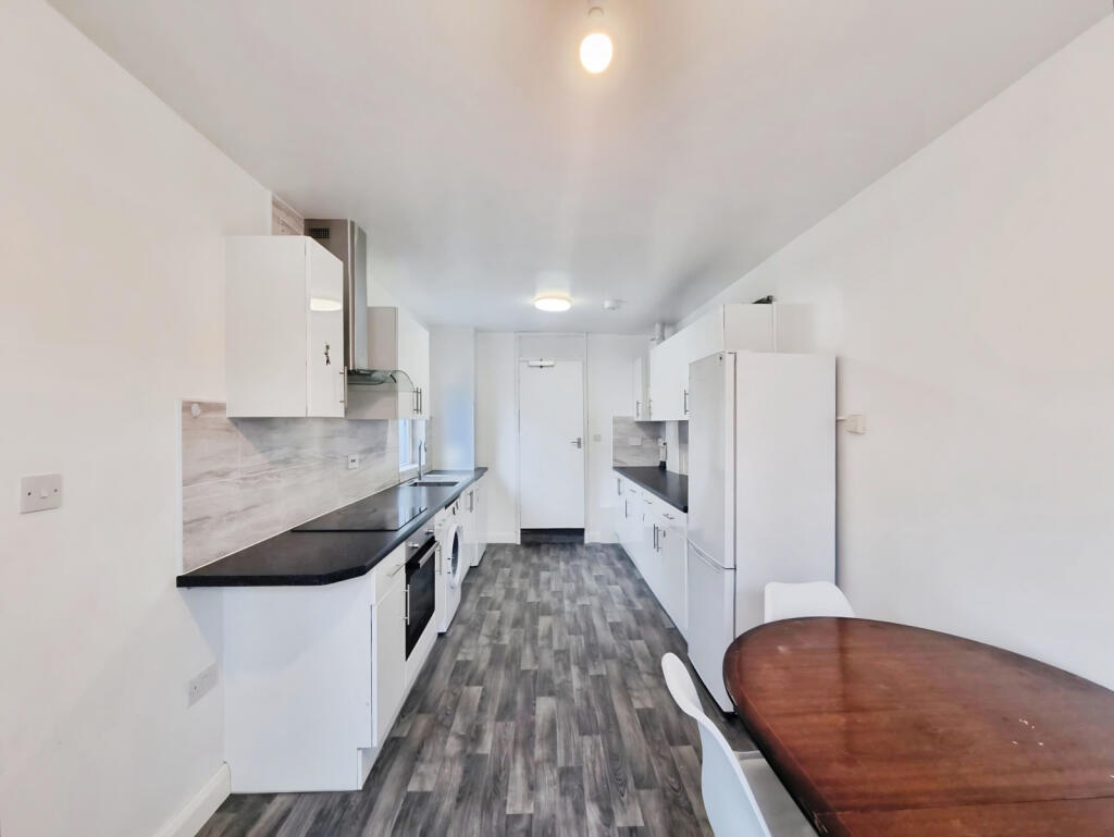 Bell Road, Hounslow, TW3