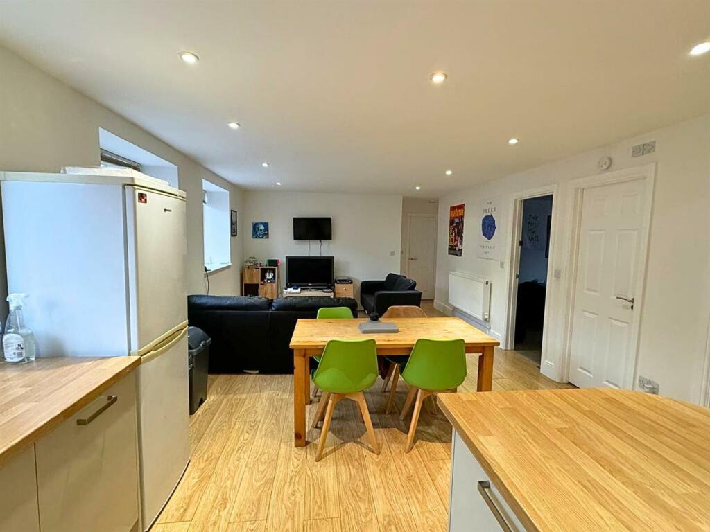 PHOTO-2024-12-02-12-10-42 3.jpg