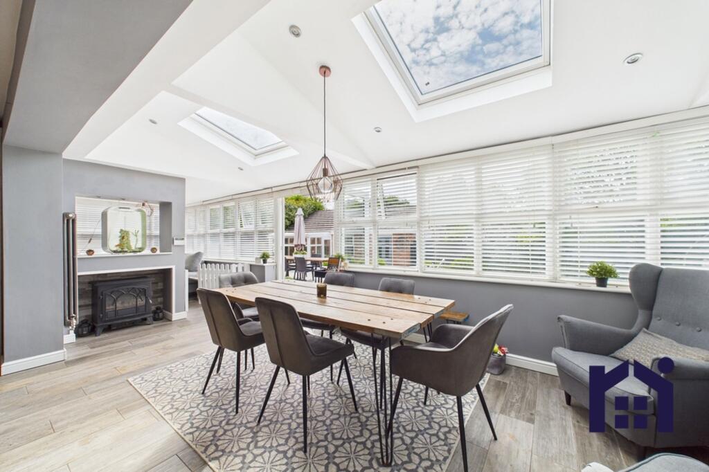 Dining kitchen