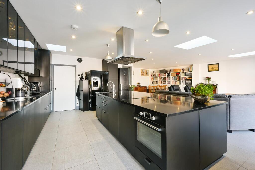 ASHCOMBE TERRACE, 12- (19).jpg