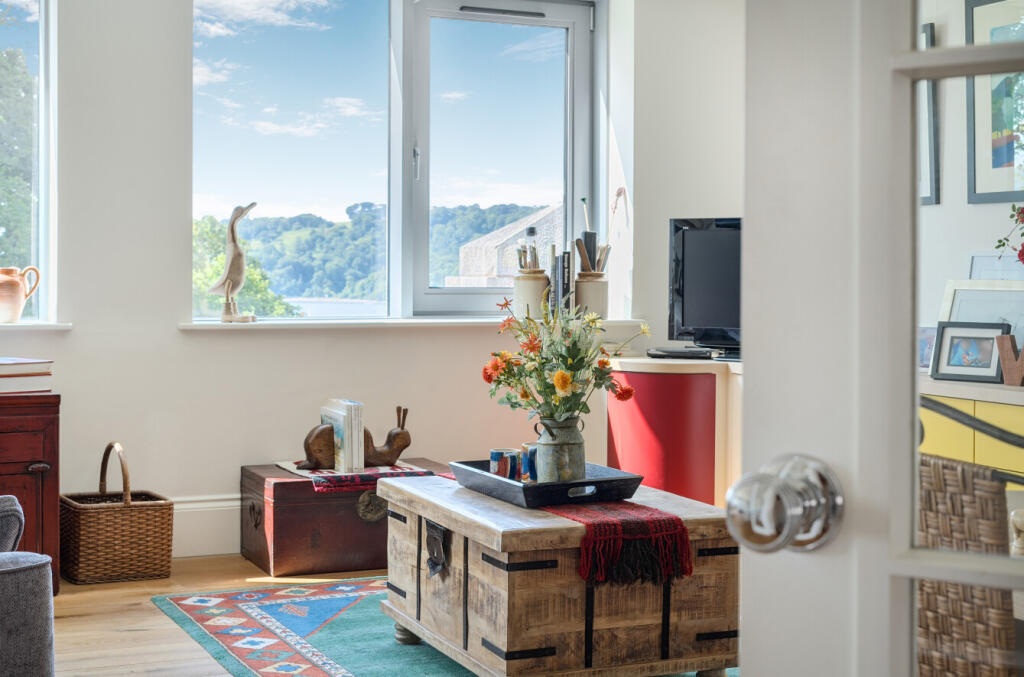 1306847-16-68513f...