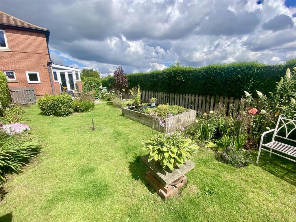 Bramleys Estate Agents - Scopsley Lane - Mirfield 