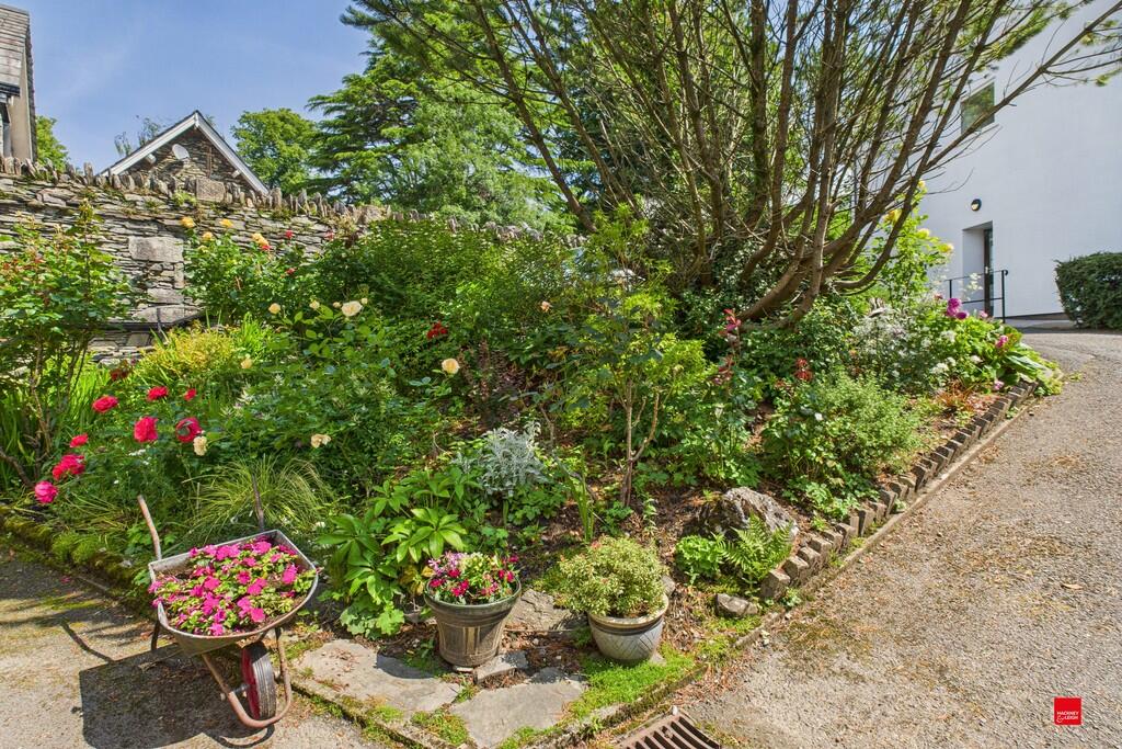 Communal Gardens ...