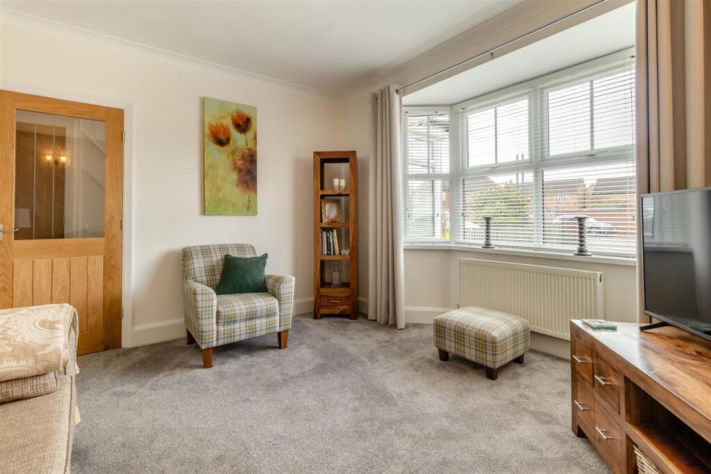 8640908-interior16.jpg