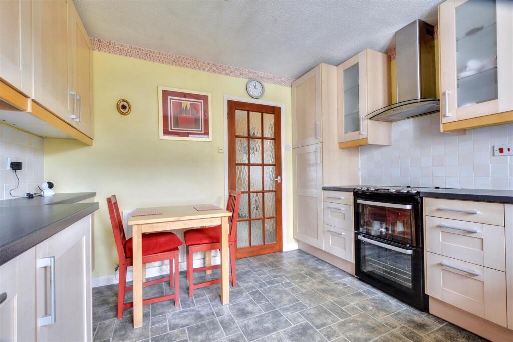Kitchen_4.jpeg