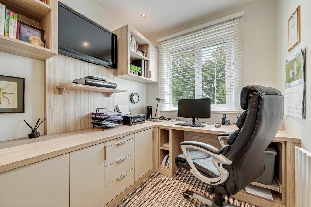 Bedroom 4 / Office