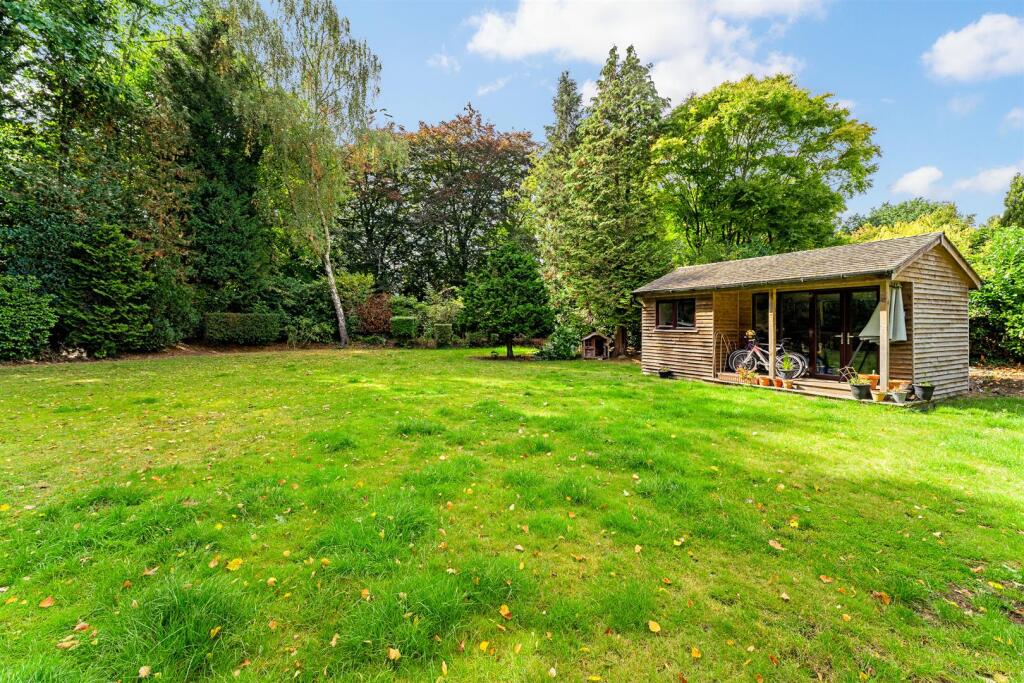 1 GREEN COURTS-17.jpg