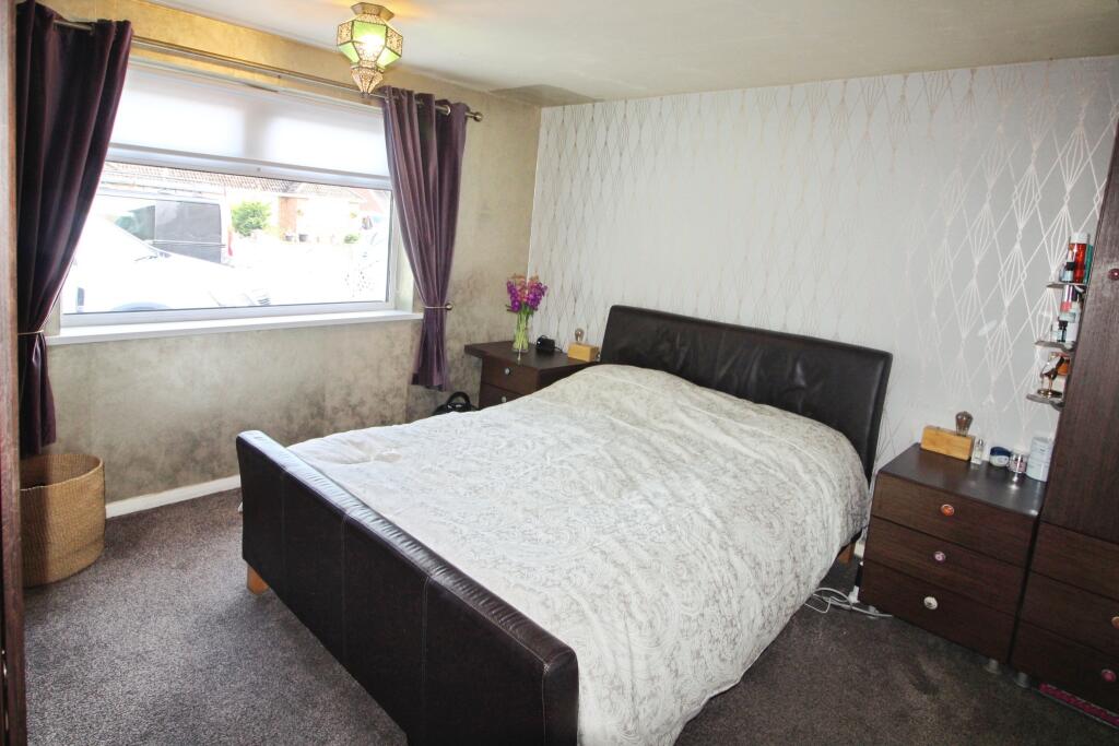 Bedroom 1.JPG