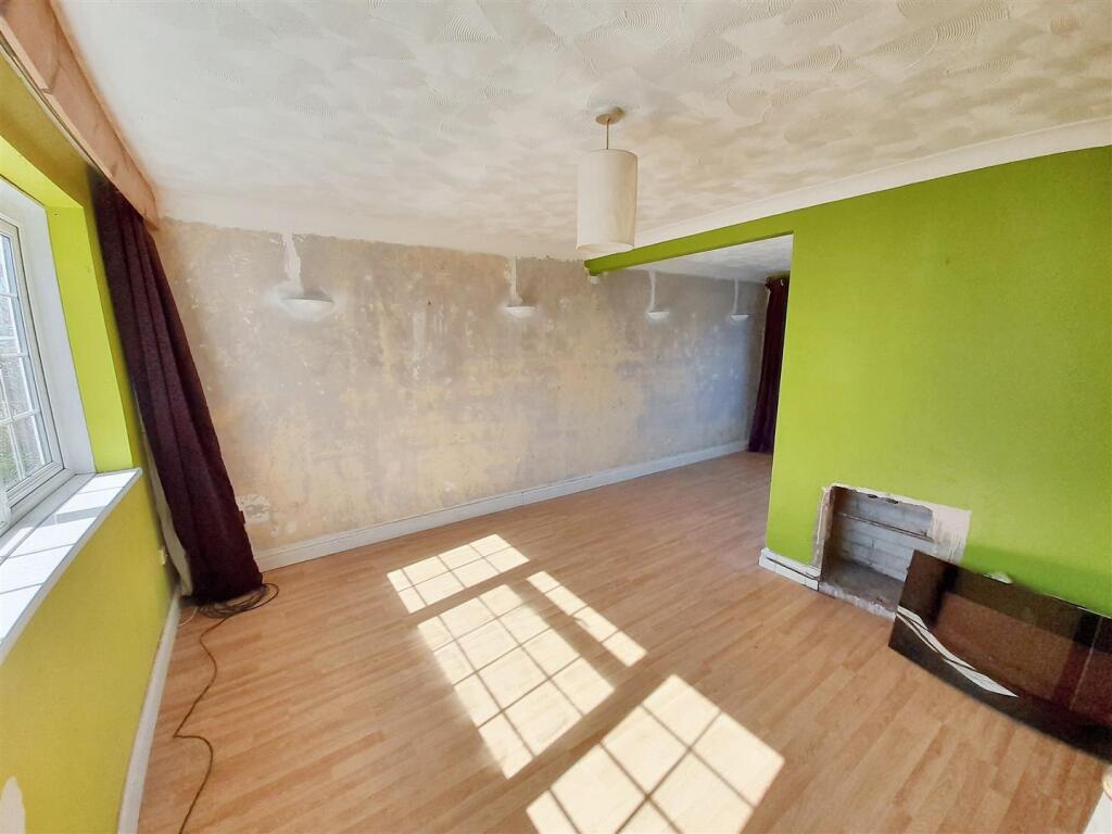 Living dining room 1 new.jpg