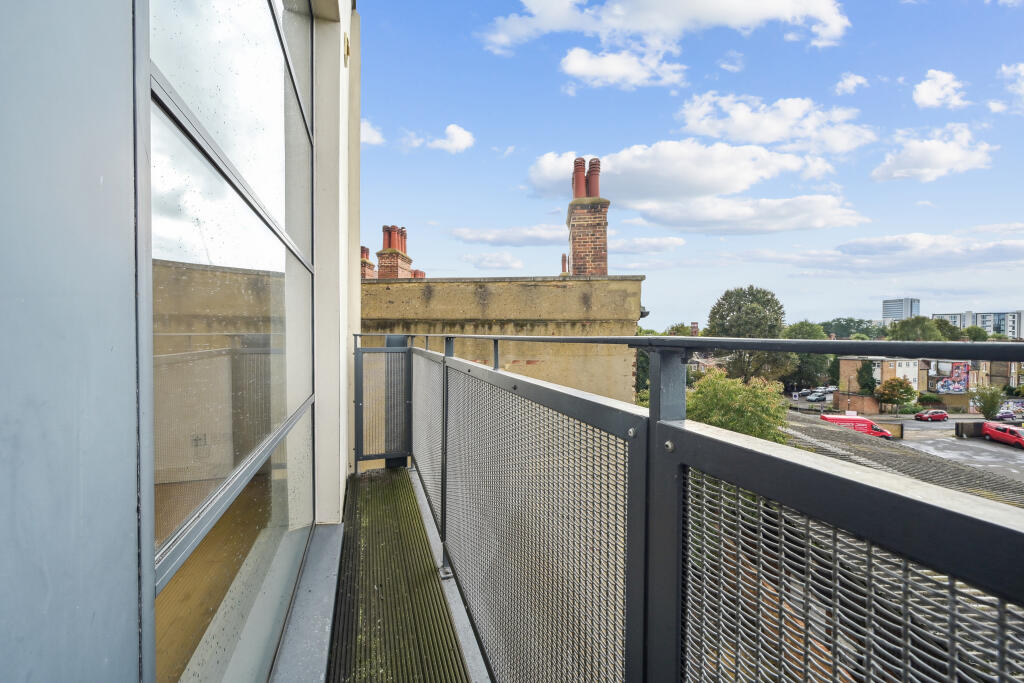 Flat 68, Chiswick Gr