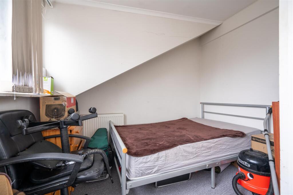 Bedroom 2.jpg