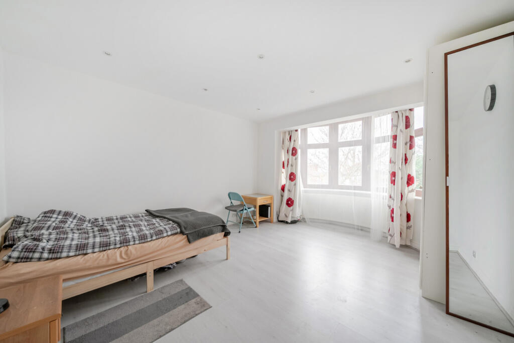 1374645-15-692dd4...