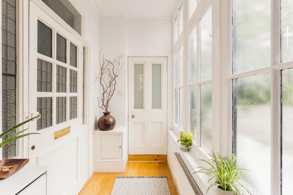 Flat 5, 75 West H...