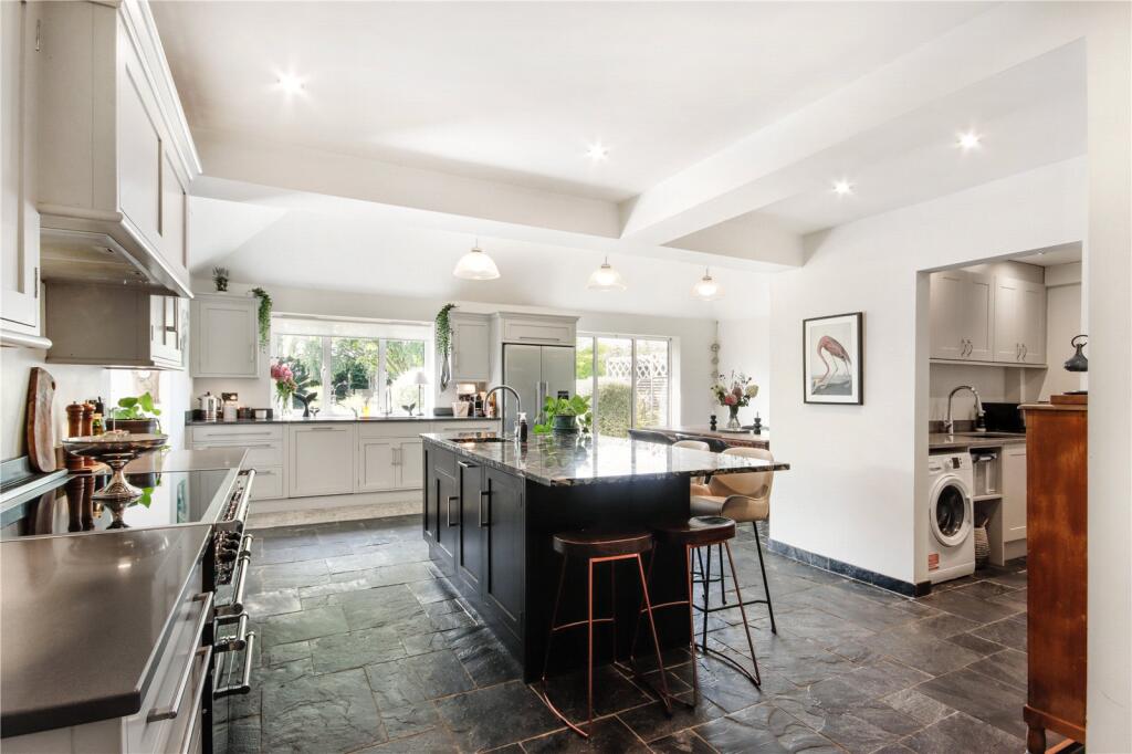 Kitchen/Breakfast Rm