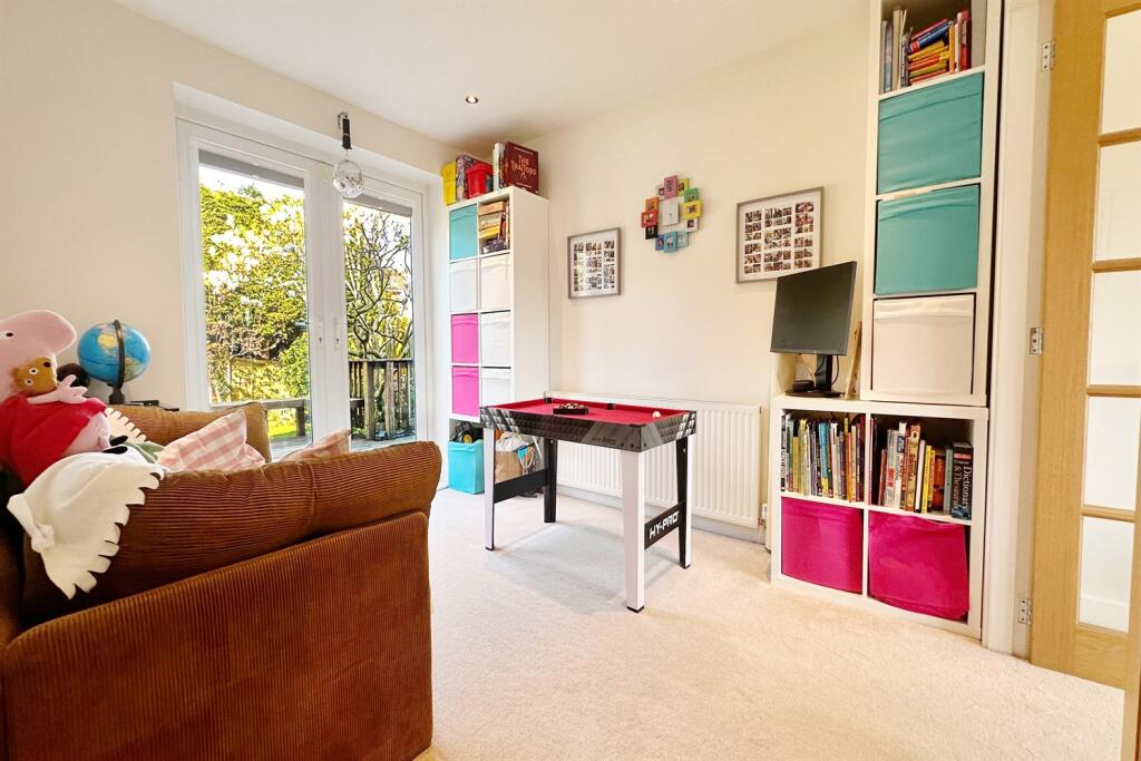 Sitting Room/Dining 