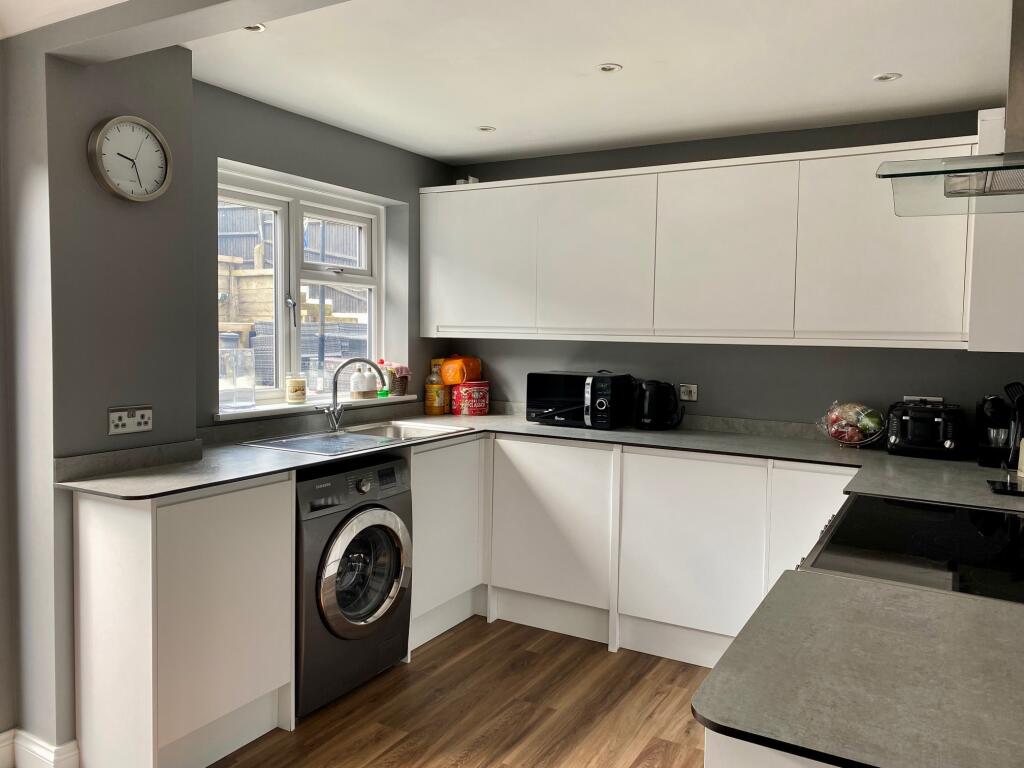 Kitchen (2)