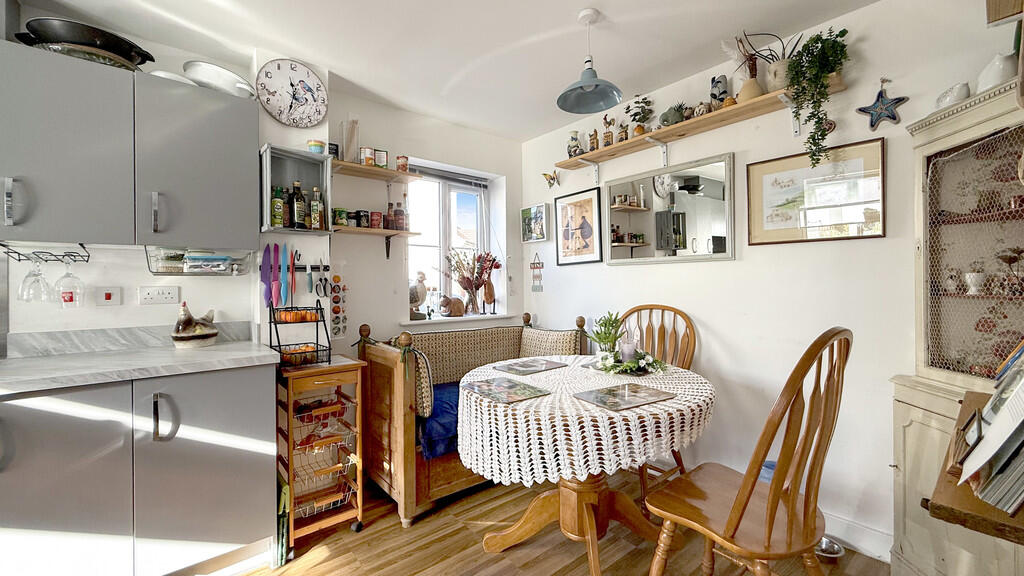 Kitchen/dining ro...