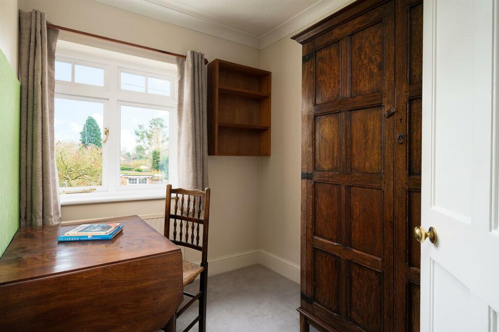 Bedroom / study
