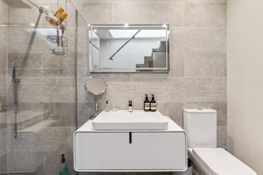 2cd Bathroom