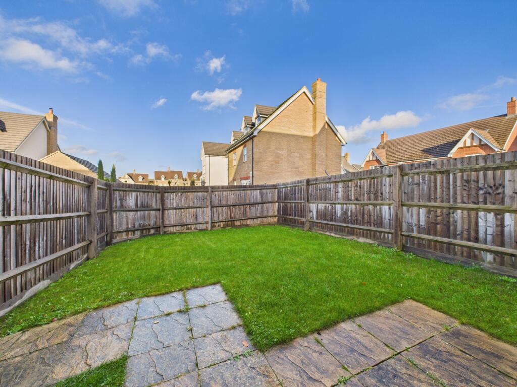 Glebe Road, Buckton Fields, NN2 8ET