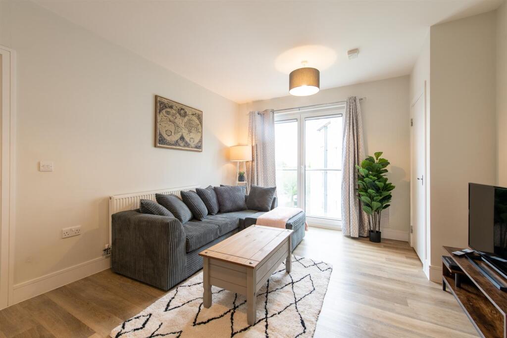 Flat49_Crawley-4.jpg