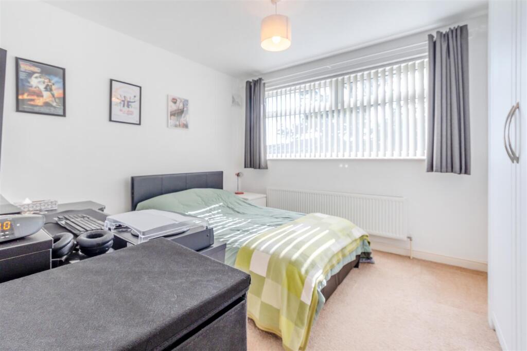 8665804-interior10.jpg
