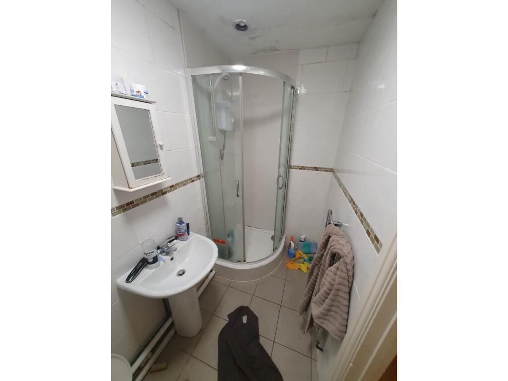 Ground Floor Bathroo