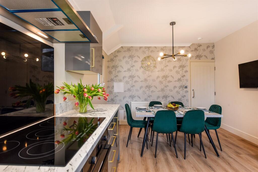 Communal lounge/kitc