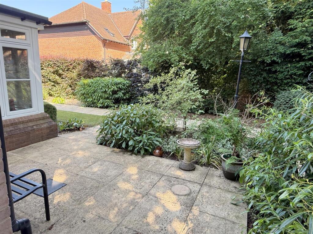 Grd patio area 1.JPG