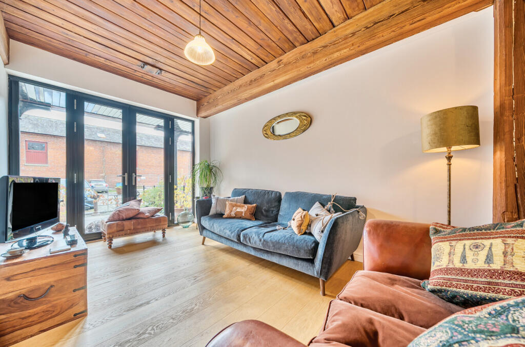 1360696-8-68dd217...