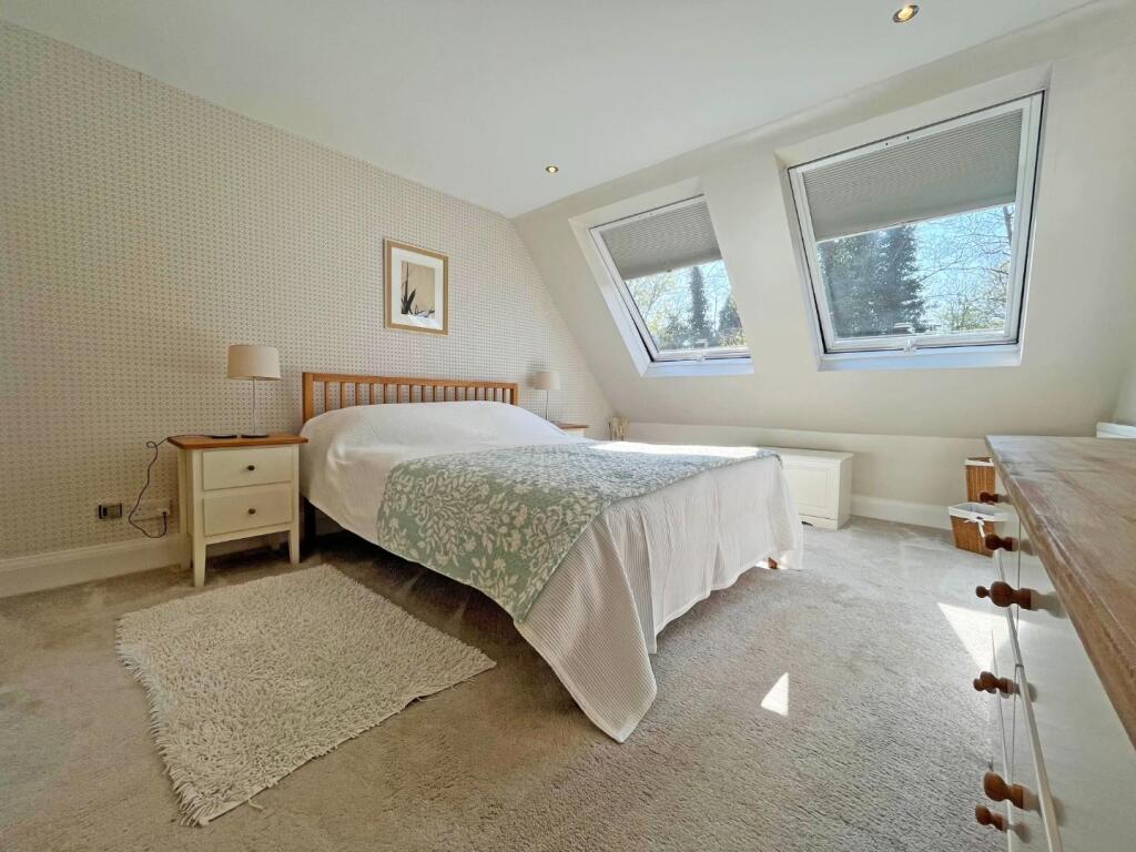 Bed 1.jpg