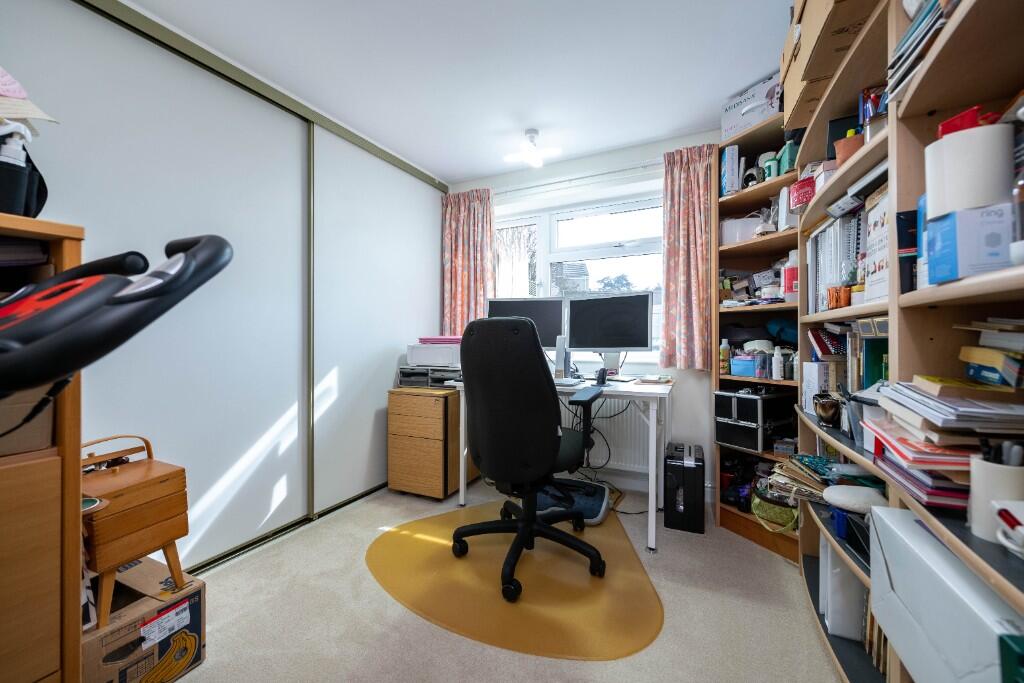 Bedroom/Office