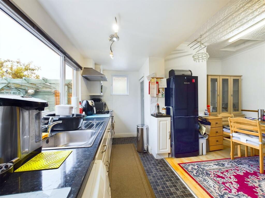 Kitchen/Dining room