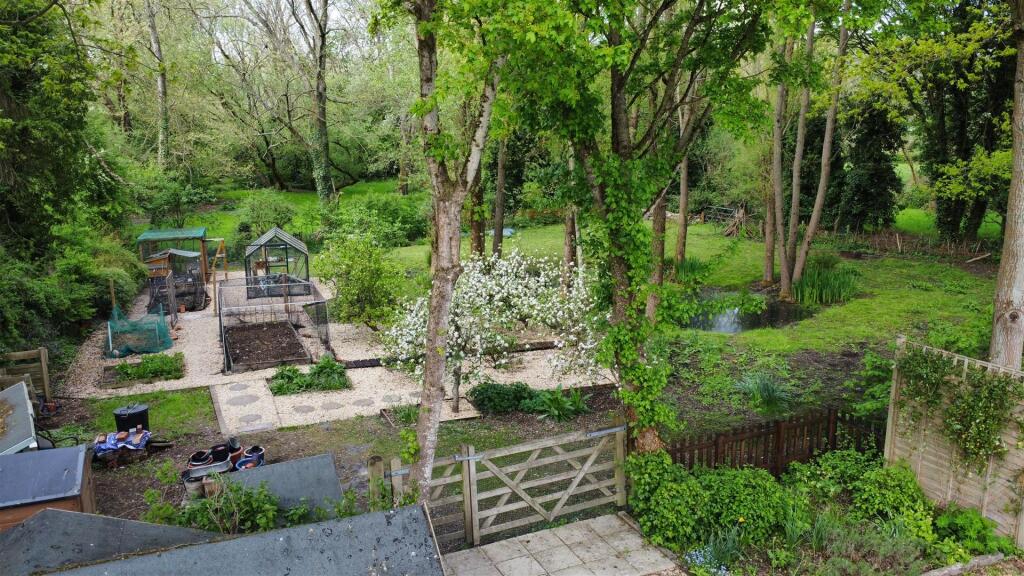 dji_fly_20250424_153546_714_1745564945892_photo_op