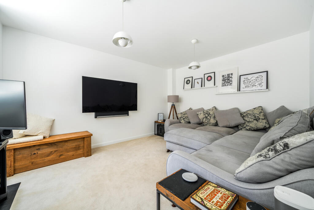 1319402-27-686d1f...